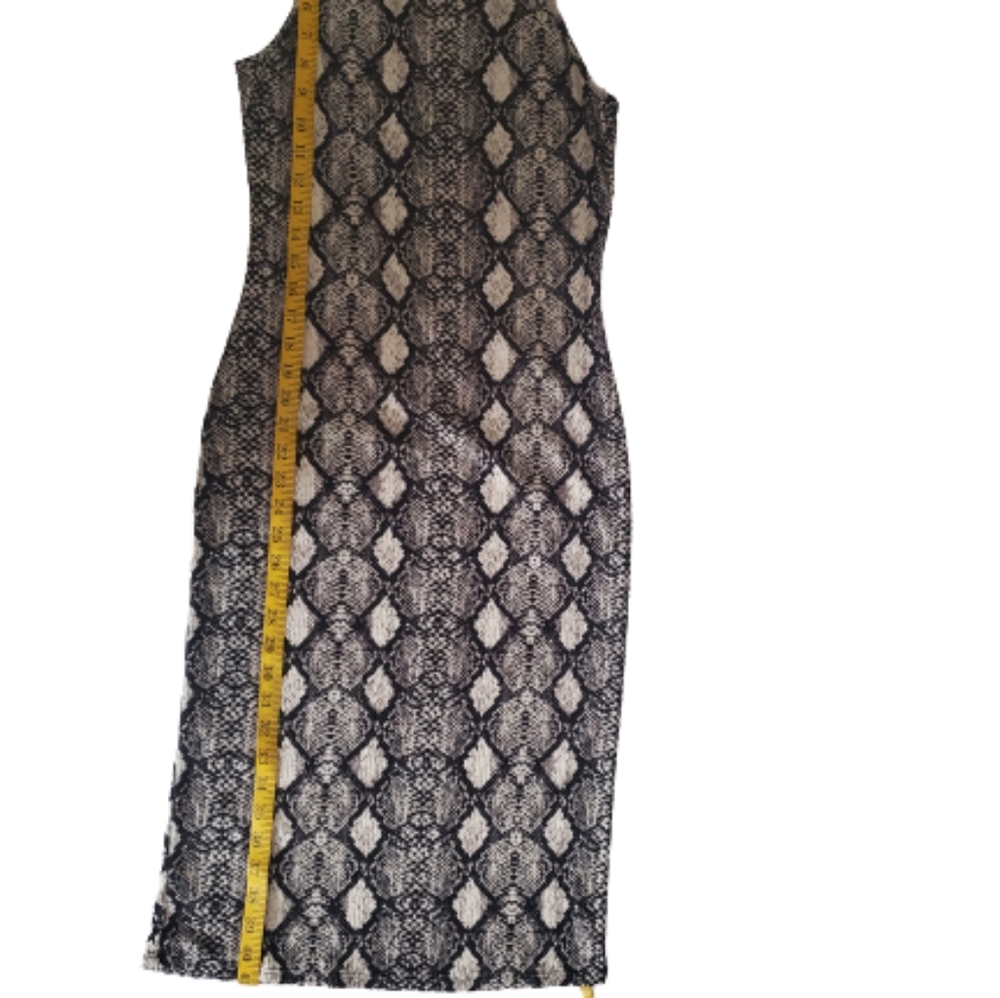 Dress - Picture 3 of 8